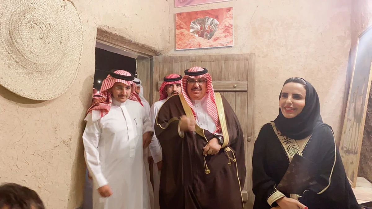 "ابن حميد" يدشن فعاليات اليوم العالمي للتراث بقرية الدلم التراثية