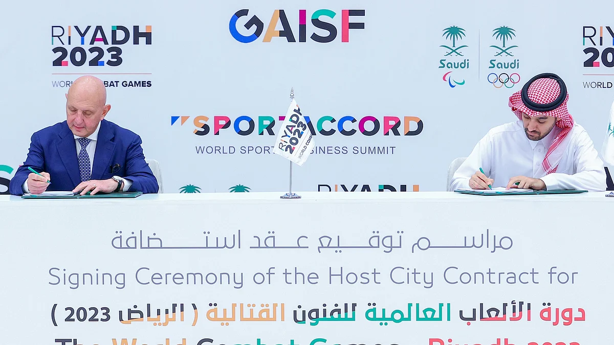 وزير الرياضة "الفيصل" يوقّع عقد استضافة الرياض لدورة الألعاب 2023