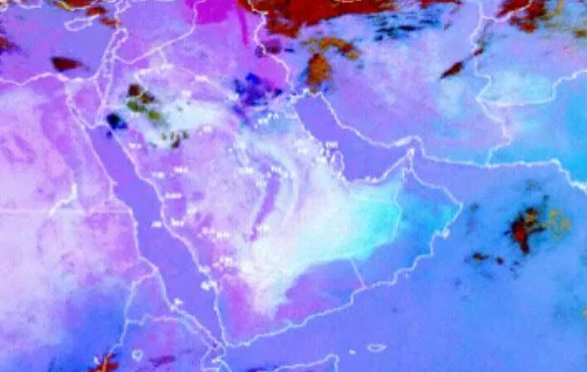 صورة للأقمار الصناعية تُبين مسار الغبار ومناطق تأثيره بالمملكة