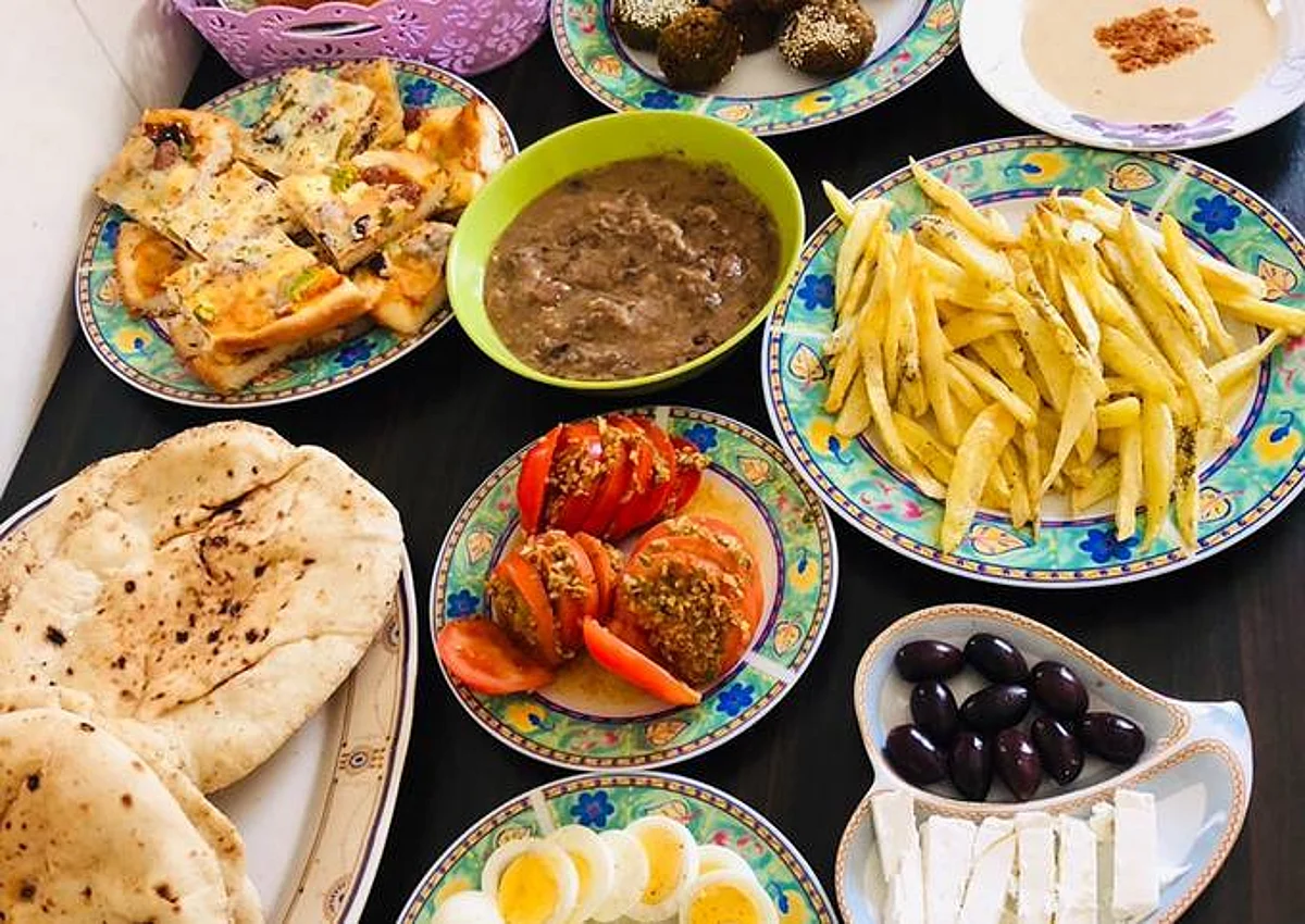 فول وطعمية.. جدل بسبب فاتورة سحور بـ4244 جنيهًا في مصر
