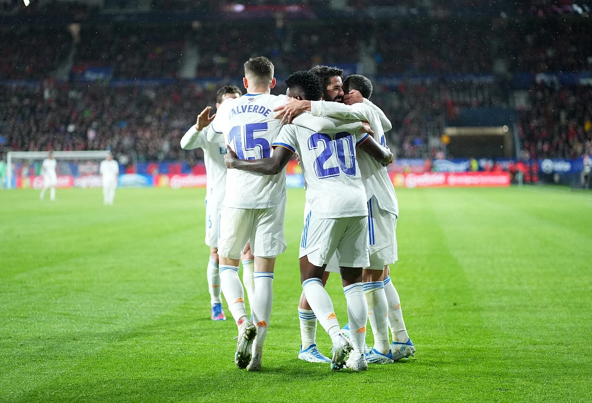 ريال مدريد يقترب من لقب "الليغا" .. بثلاثية أوساسونا