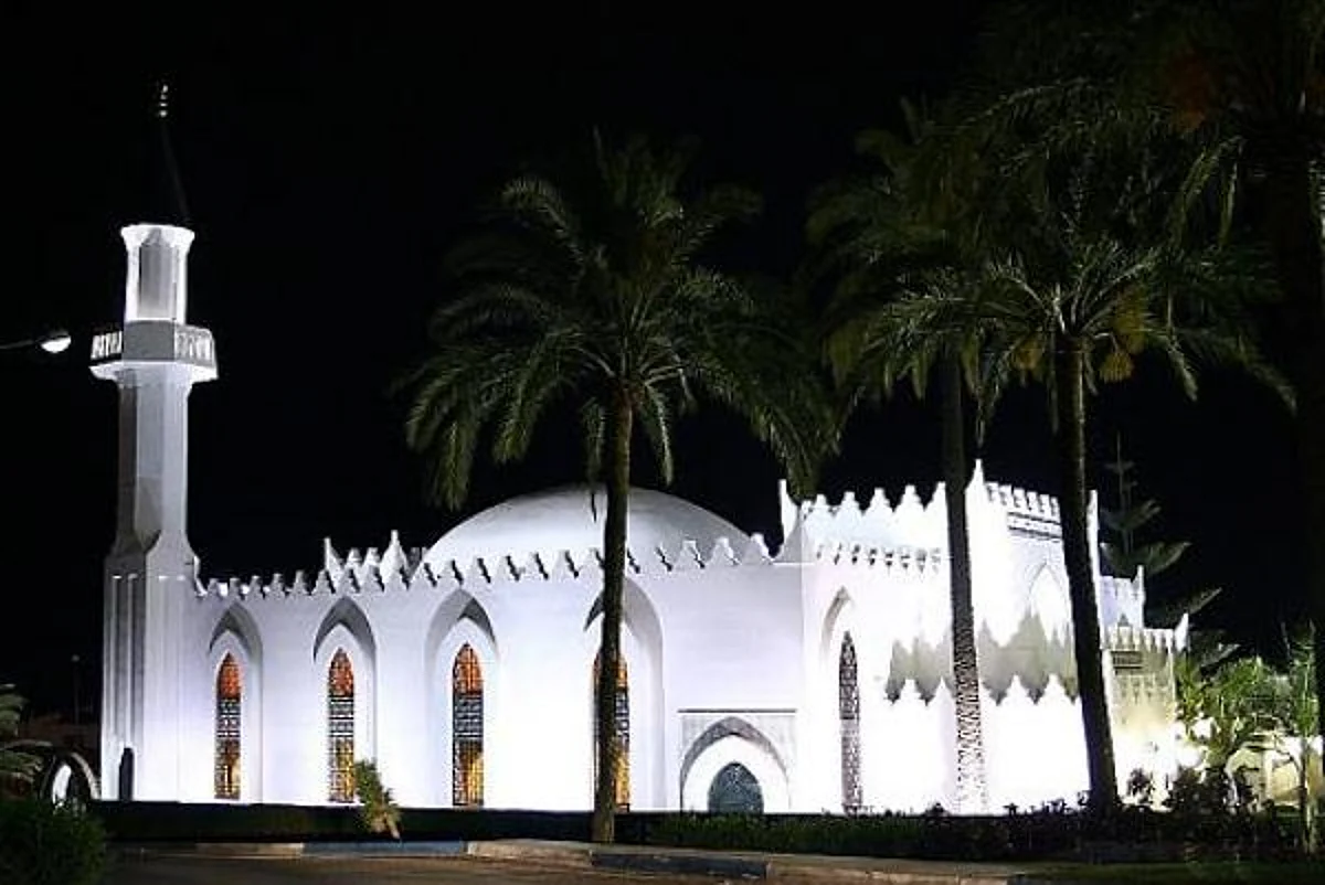 كيف أعاد مسجد الملك عبدالعزيز الإسلام لإسبانيا بعد 500 عام من سقوط الأندلس