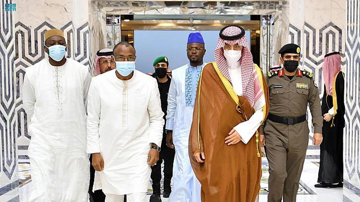 الرئيس الغيني يصل إلى جدة