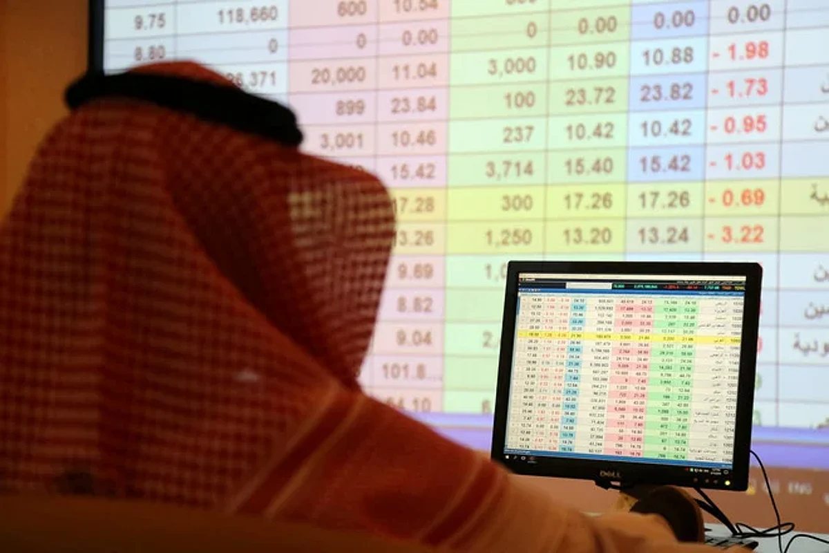 مؤشر "الأسهم السعودية" يغلق مرتفعًا عند 13621 نقطة