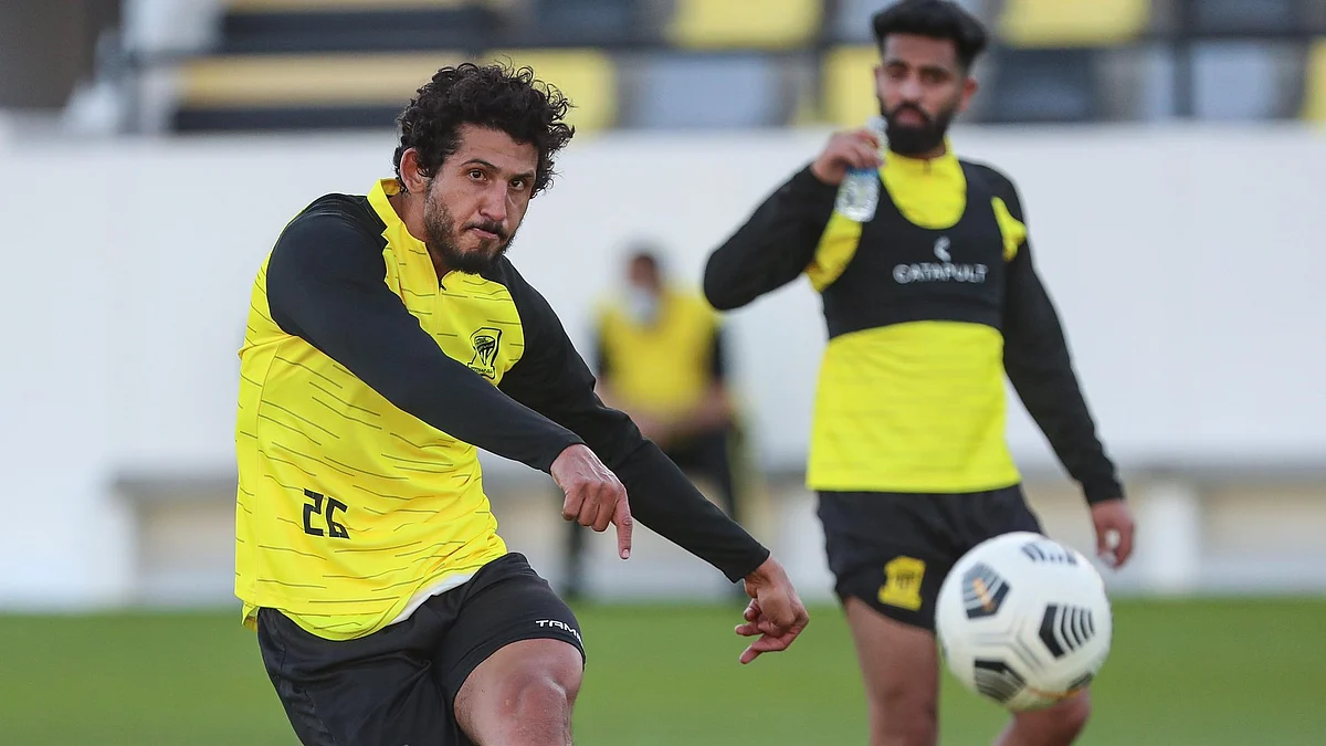 يستكمل البرنامج التأهيلي في جدة .. "حجازي" يقترب من المشاركة في تدريبات الاتحاد الجماعية