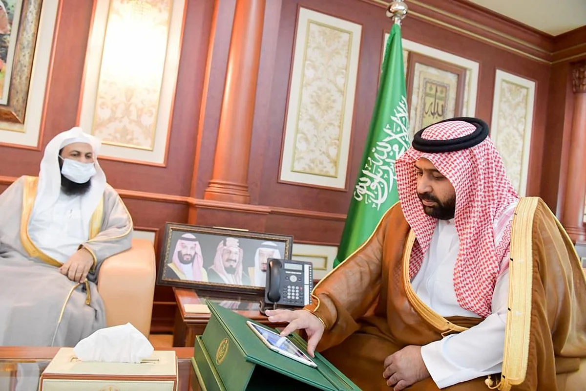 نائب أمير جازان يدشن حملة "اعتزاز" وعدة برامج توعوية