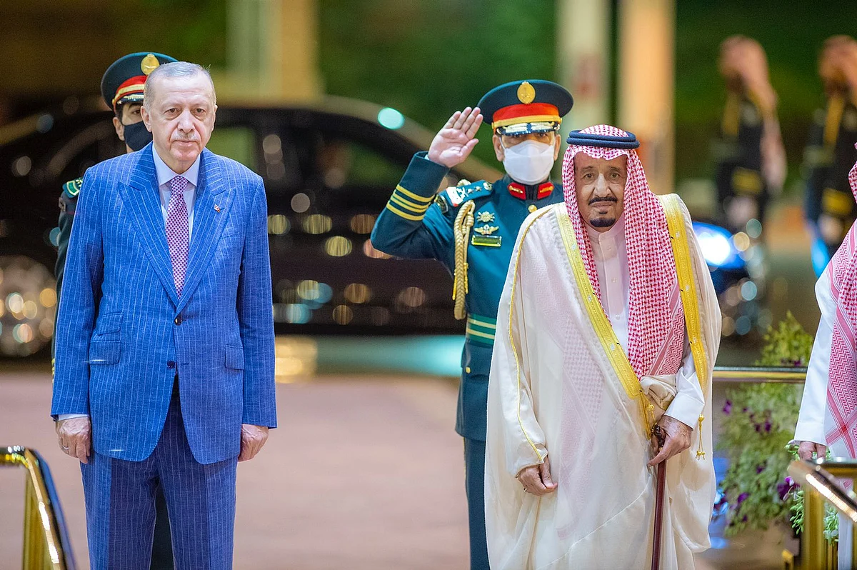 خادم الحرمين الشريفين يستقبل رئيس جمهورية تركيا.. ويُقيم مأدبة عشاء رسمية تكريمًا لفخامته