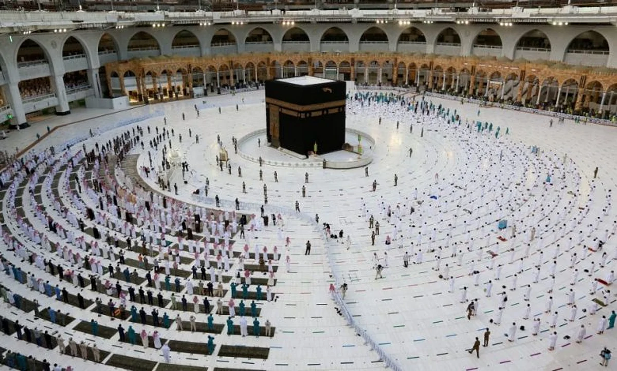 رئاسة الحرمين تفتح 100 باب لتسهيل دخول وخروج المعتمرين بالمسجد الحرام
