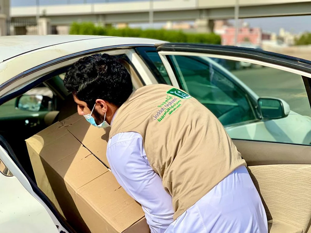 "أيتام جدة" توزع أكثر من 685 سلة غذائية للأيتام وأسرهم لتخفيف أعباء رمضان
