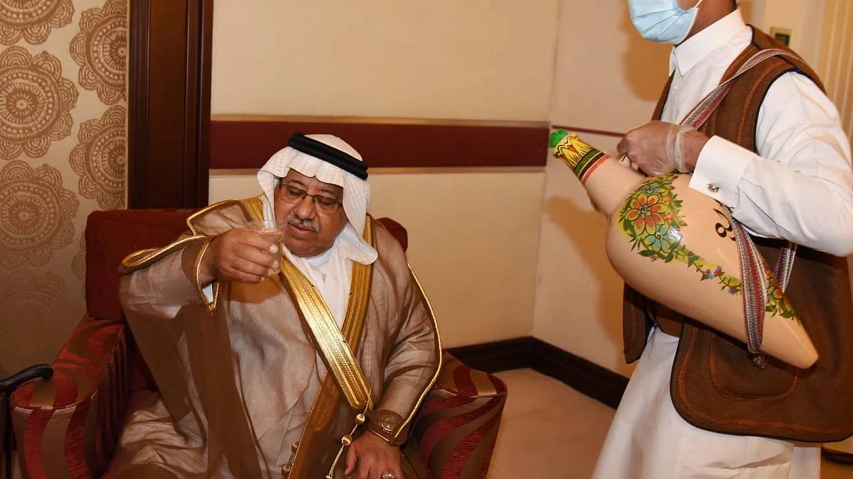السفير "الناقور" ينظم حفل إفطار بجدة