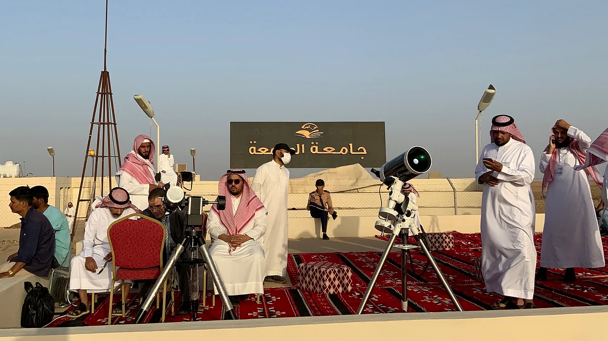 لجان الترائي تصل لمقرات الرصد لتحري رؤية هلال شوال