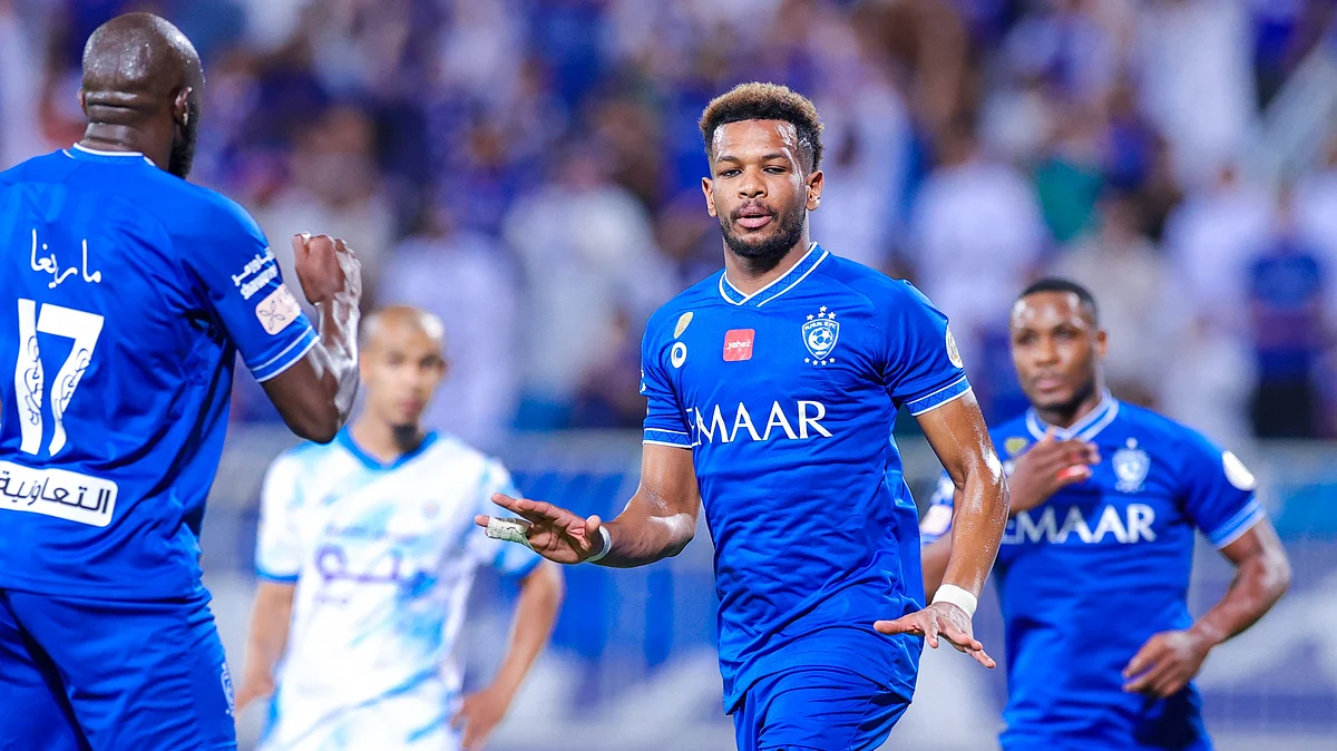 بعد تجاوز أبها.. "الهلال" يزحف للقمة ويقترب من حسم لقب الدوري