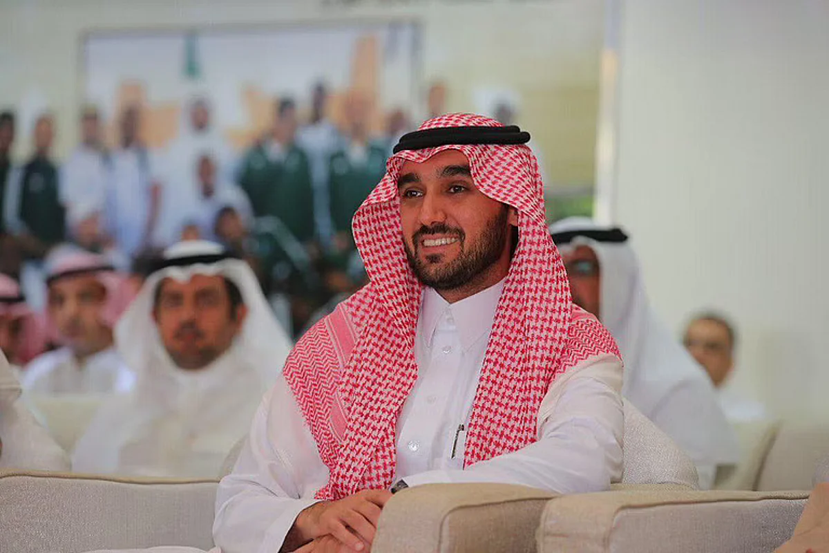 وزير الرياضة "الفيصل" يهنئ "الشيباني" بعد تسلق قمة جبل إيفرست
