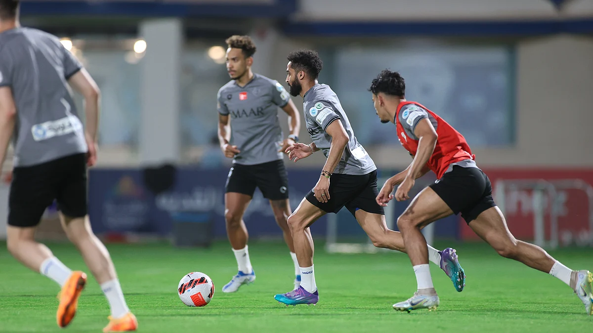 الهلال: "كاريلو" يشارك في التدريبات .. والإنفلونزا تغيب عطيف والجوير