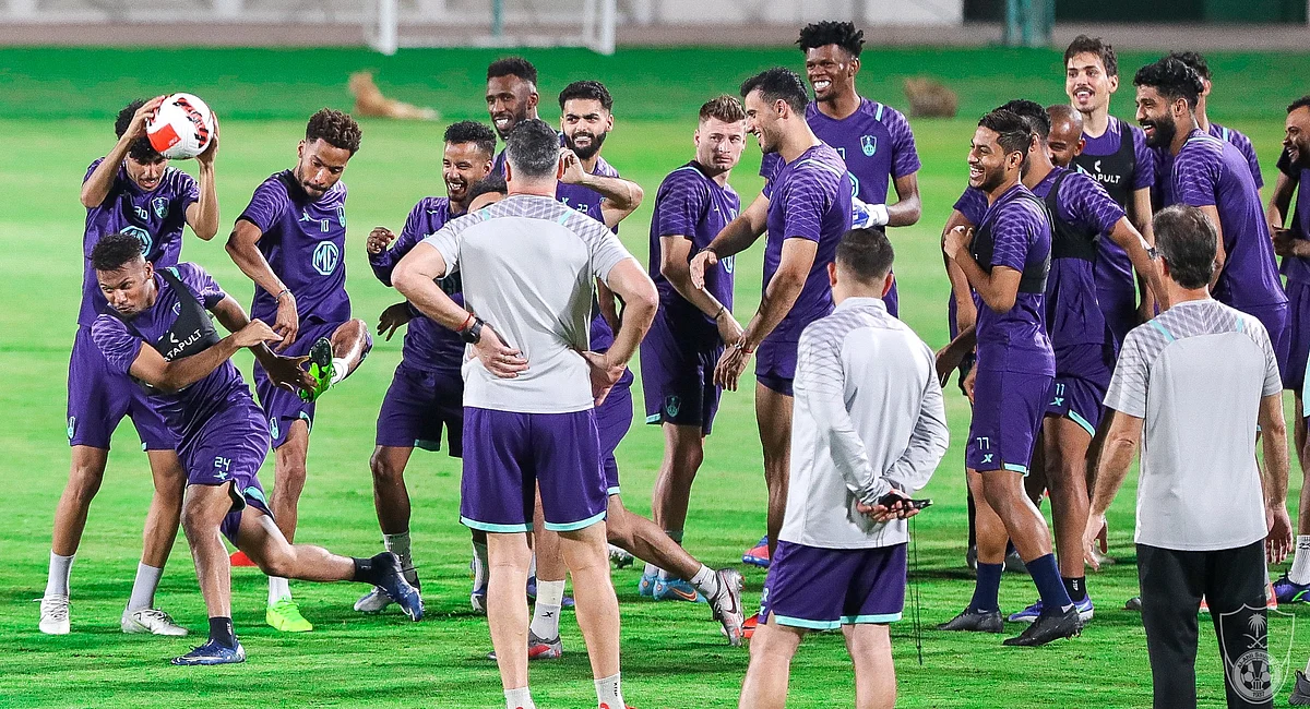 الأهلي يواصل التحضير لأبها.. و"الموسى" يعود للتدريبات