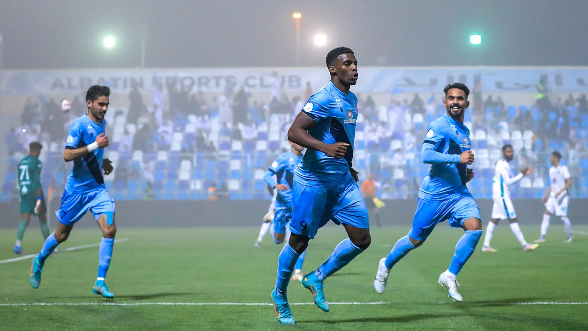 التعادل يحسم مواجهة الباطن والأهلي .. في الجولة 26 من دوري المحترفين
