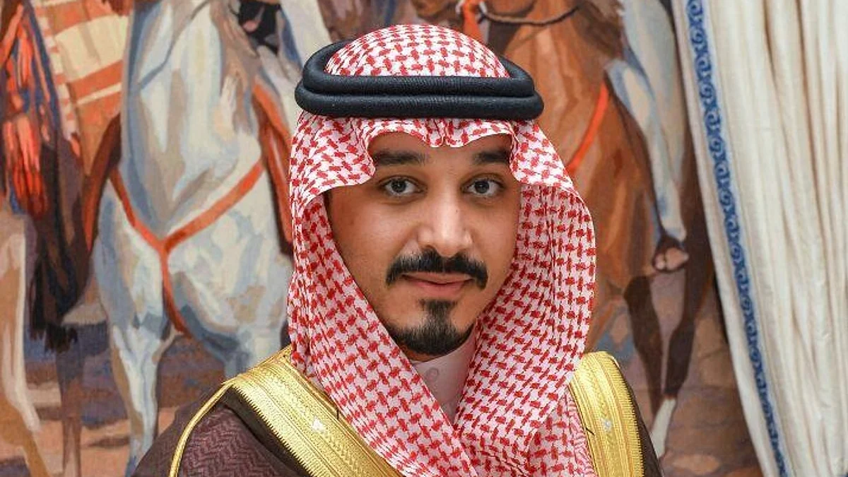 سفير المملكة لدى بريطانيا يعايد المواطنين المرضى في مستشفيات لندن