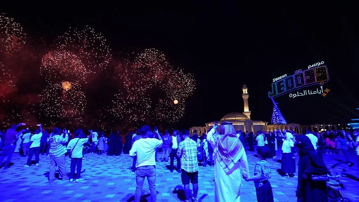"الدرونز" رسمت لوحات بديعة في سماء المدينة.. انطلاق موسم جدة 2022 في نسخته الثانية