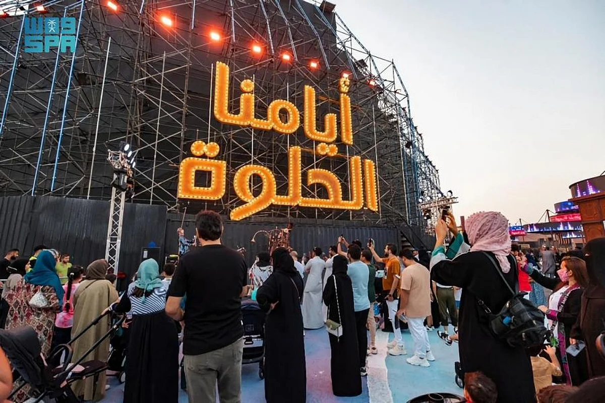"قرية الفاشن" تجمع المصممين والإبداعات السعودية في عالم الموضة والأزياء