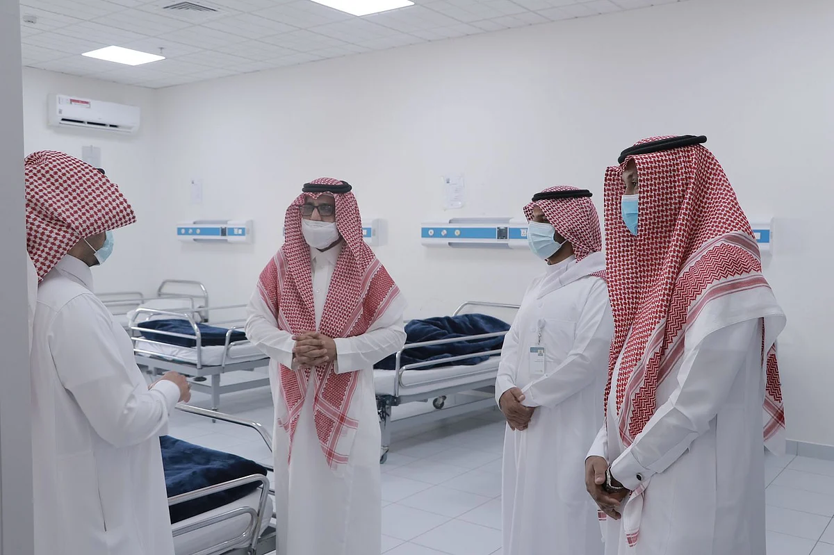 مدير "الموارد البشرية" بتبوك يتفقد فروع الوزارة في تيماء