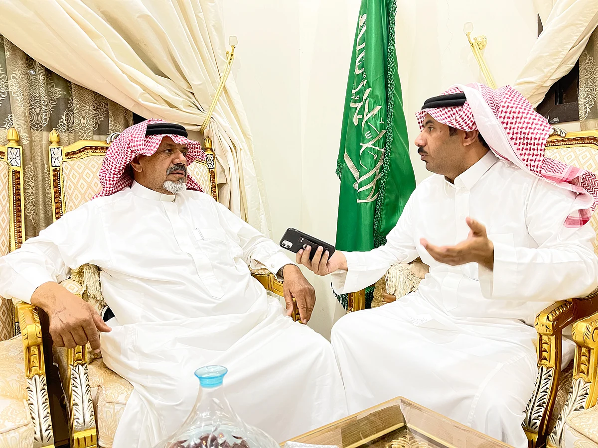 قتلٌ وإطلاق نار ومنازعات.. قصة "ابن حفيظ" الذي أطفأ لهيب 600 قضية قبلية