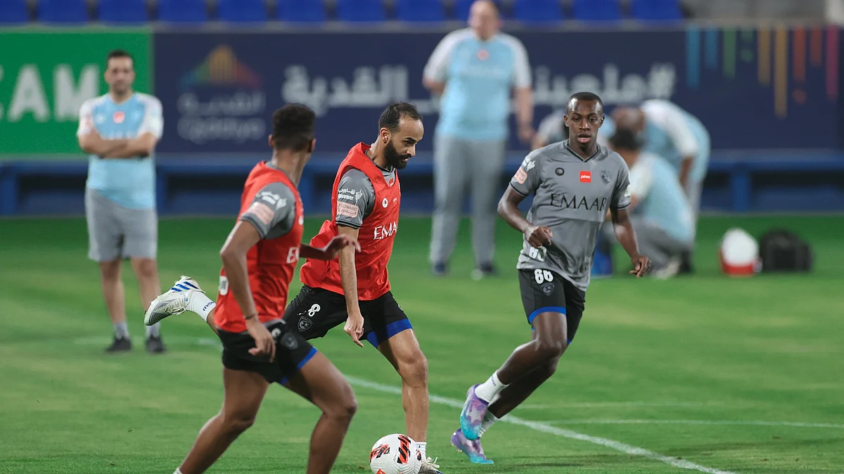 وسط غياب "الفرج".. الهلال يواصل تحضيراته لمواجهة ضمك