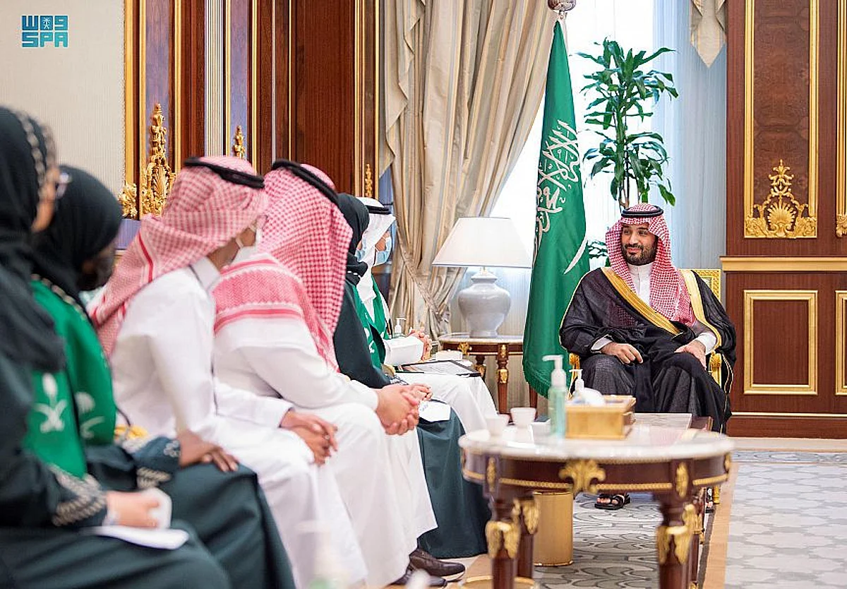 ولي العهد يستقبل وفد مؤسسة "موهبة" والطلبة الفائزين في معرض آيسف 2022م