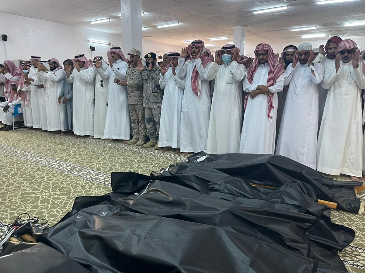 في مشهد مهيب.. تشييع 5 شبان قضوا في حادث طريق وعلان المروع