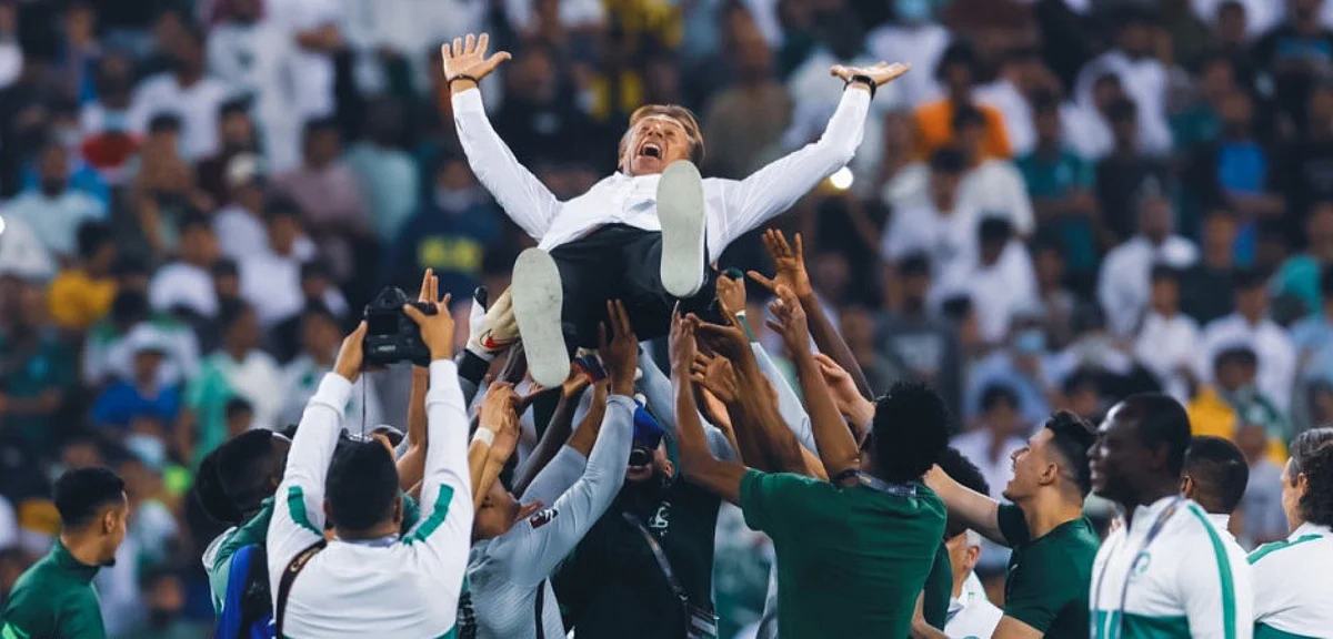 الاتحاد السعودي لكرة القدم يعلن تمديد عقد مدرب الأخضر "رينارد" حتى 2027