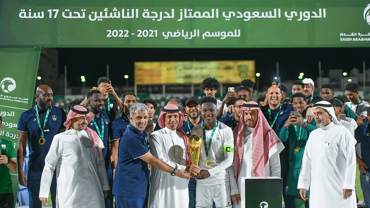 بعد التعادل أمام الاتحاد .. الأهلي بطلاً لدوري الناشئين
