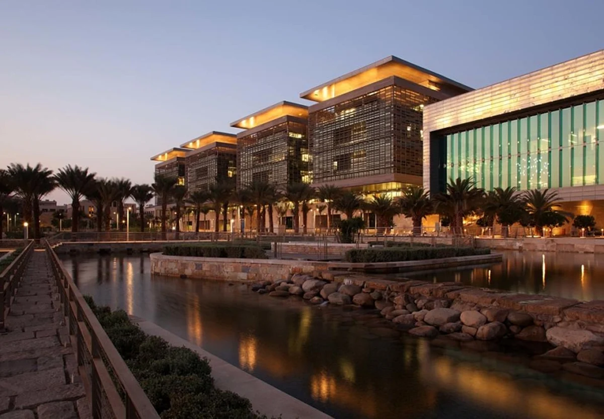 برنامج استدامة الطلب على البترول و"كاوست" يطلقان تحالفاً لأبحاث الوقود ومواد التشحيم