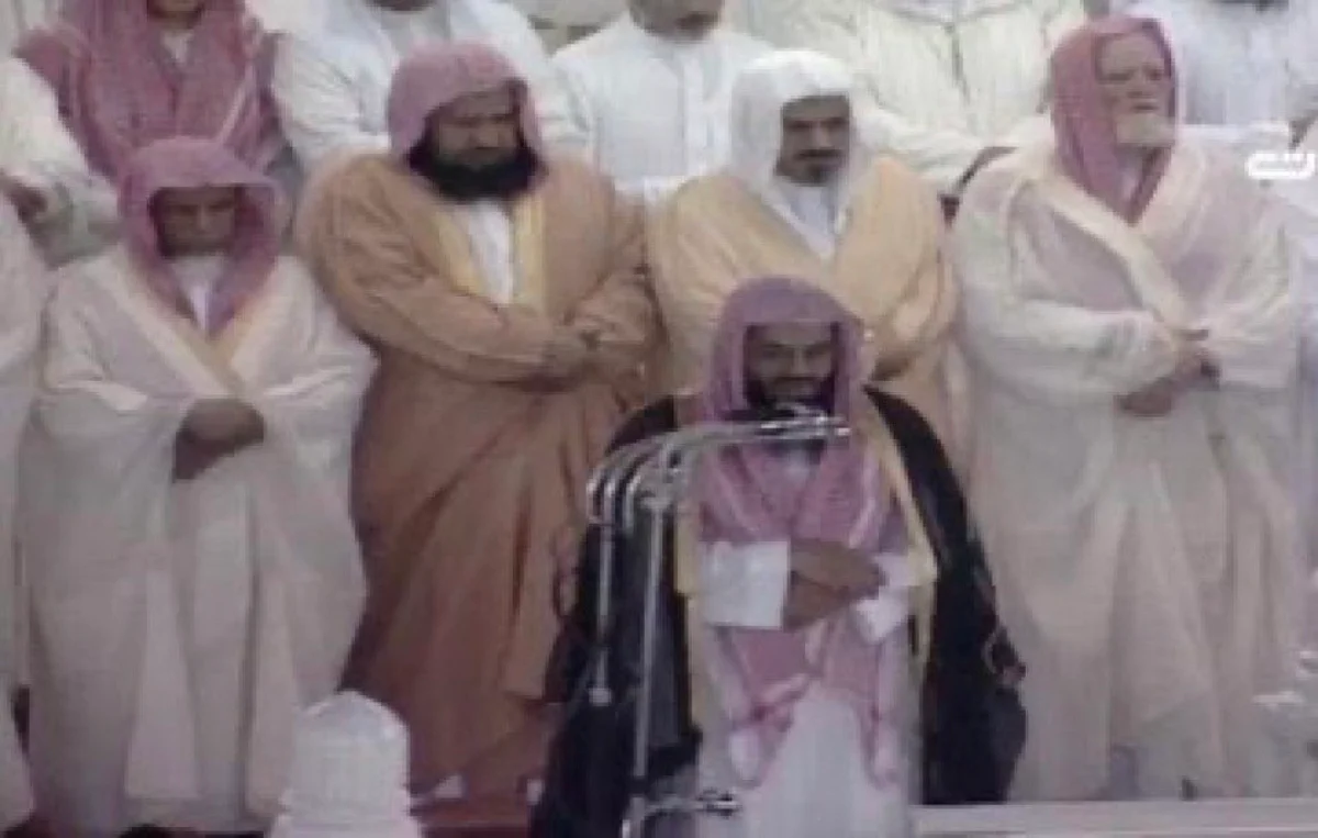 مشايخ ودعاة ينعون "ملازم الصلاة خلف الإمام" في الحرم المكي بعد وفاته