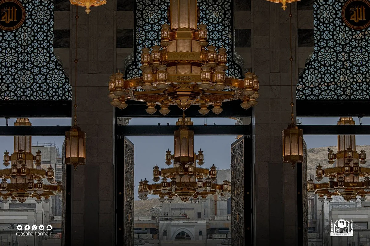 قباب ومشربيات وزخارف.. شاهد روعة تفاصيل "التوسعة السعودية الثالثة"