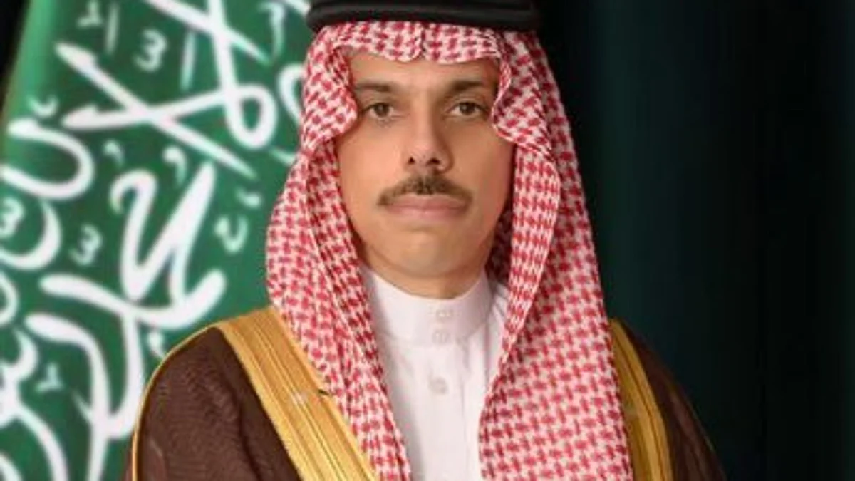 وزير الخارجية يستعرض العلاقات الثنائية وسبل تعزيزها مع "مبعوث الرئيس الأوزبكي"