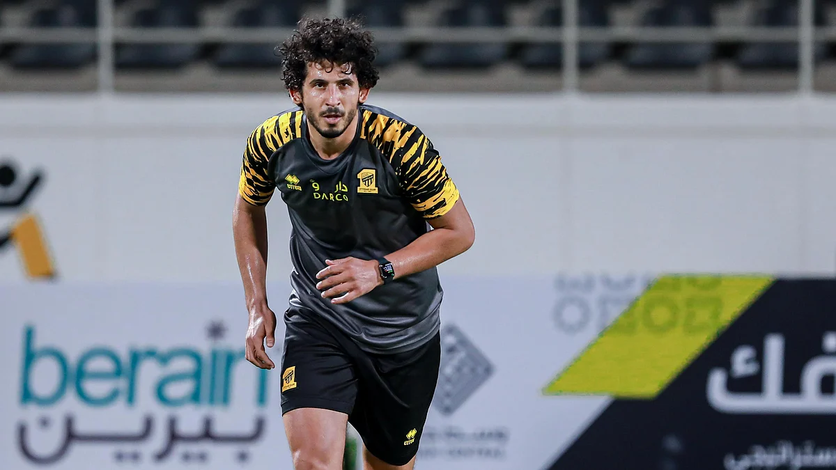 من أجل حسم لقب الدوري في موقعة "كلاسيكو" الهلال.. "حجازي" يعود و"كريم" يساند الاتحاد