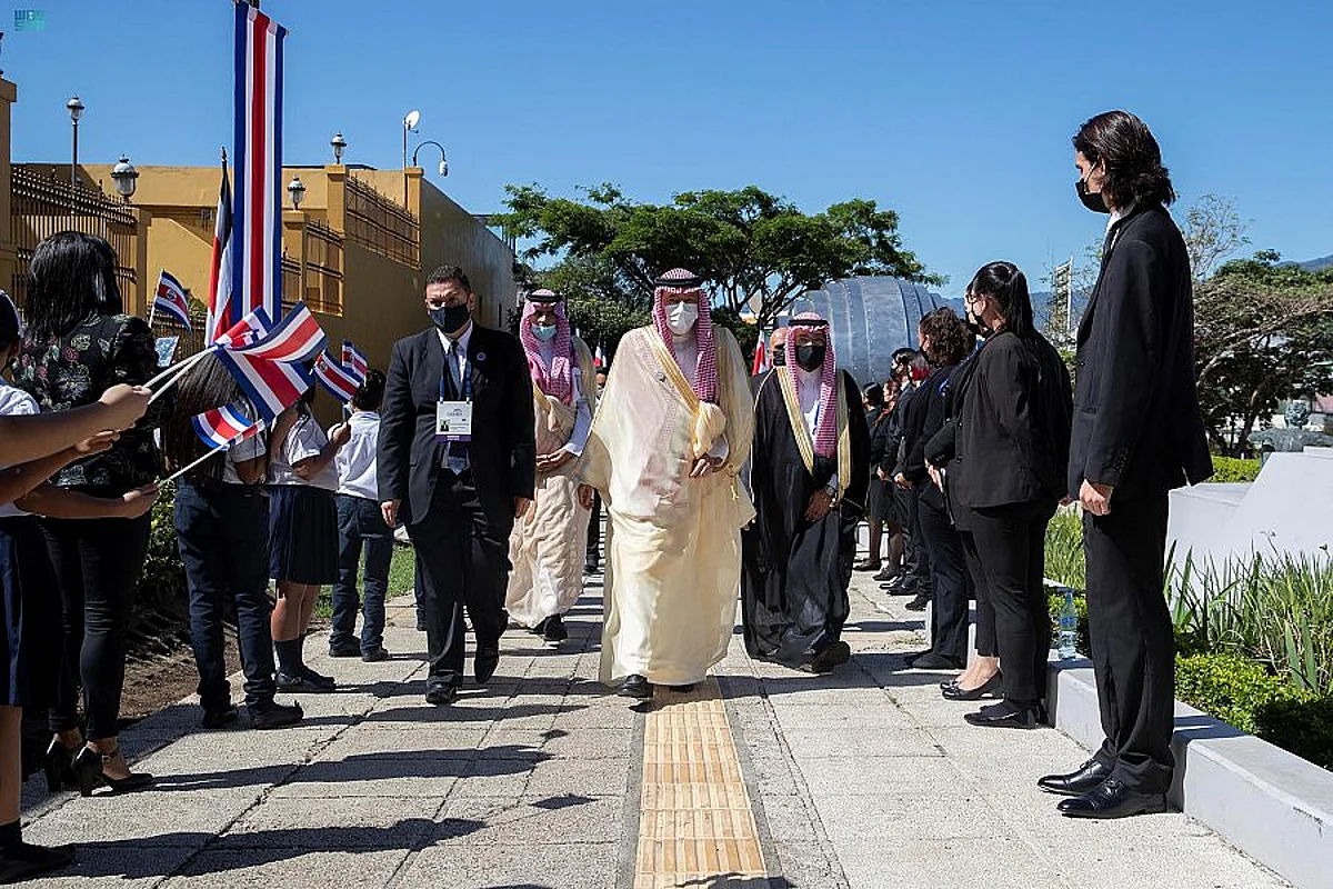 نيابةً عن الملك.. نائب وزير الخارجية يشارك في مراسم تنصيب رئيس كوستاريكا