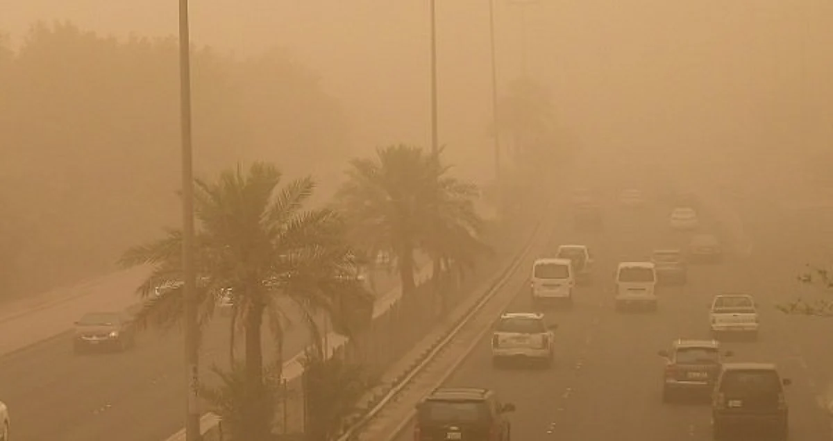 بداية وصول موجة من الغبار والأتربة إلى الرياض
