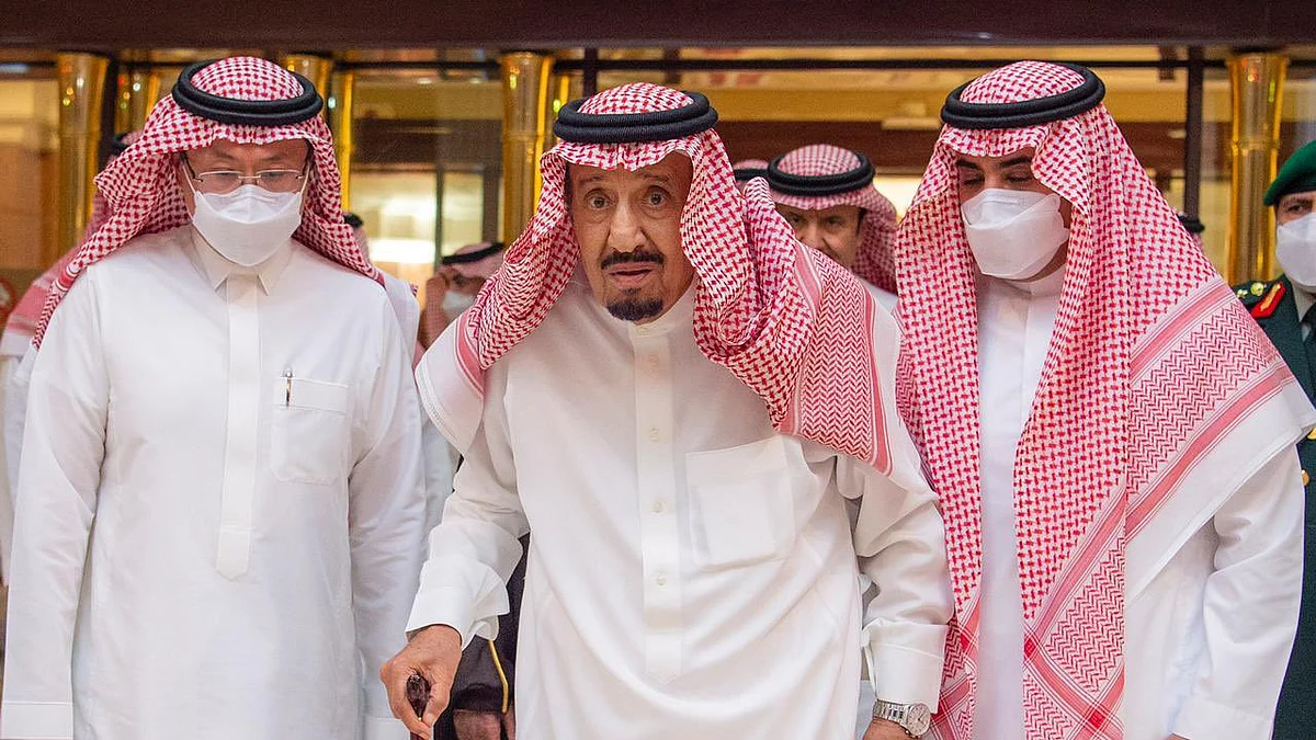 خادم الحرمين الشريفين يغادر مستشفى الملك فيصل التخصصي بجدة