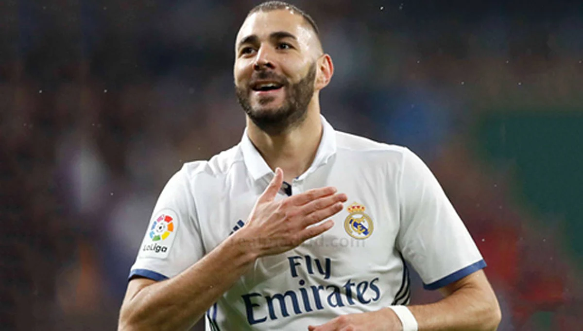 بعد موسم استثنائي.. بنزيما كأفضل لاعب في "أبطال أوروبا"