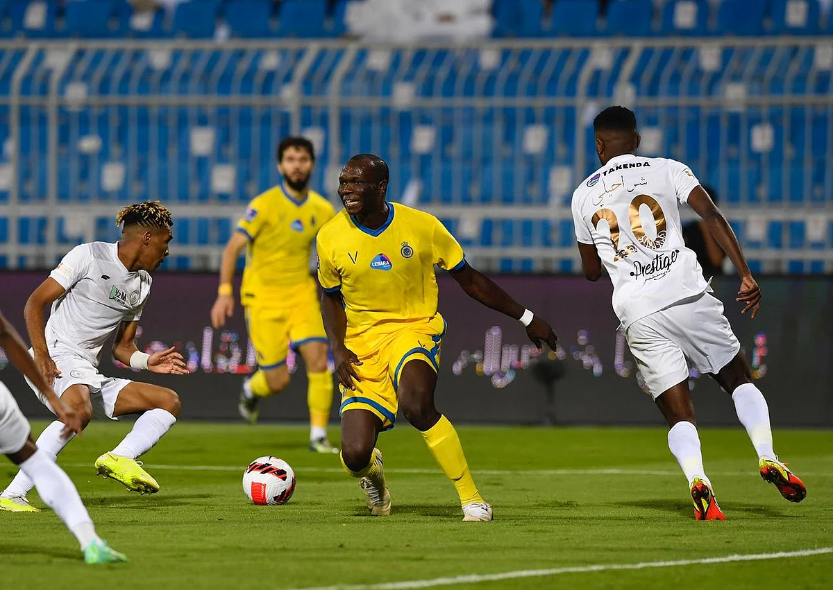 "ميغيل روسو" و"سوموديكا" يعلنان التشكيلتين الأساسيتين لديربي النصر والشباب