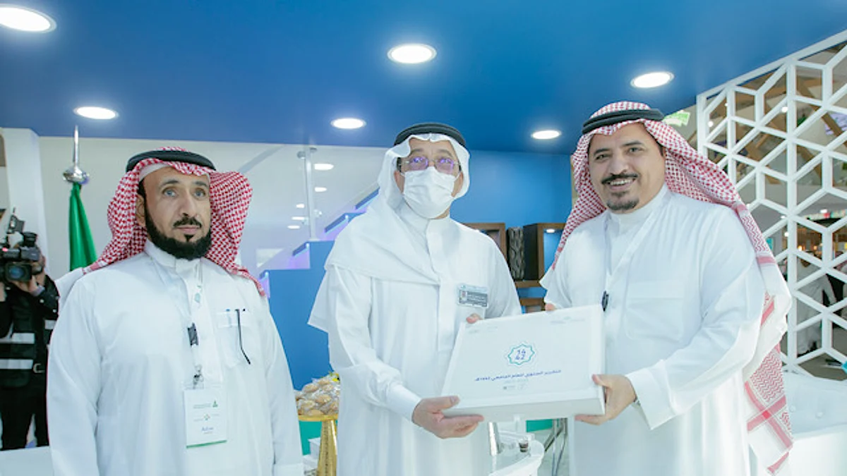 شاهد.. وزير التعليم يزور جناح جامعة القصيم المشارك في مؤتمر التعليم الدولي بالرياض
