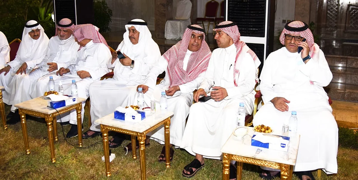 وزير الداخلية وأمير الرياض يعزيان رجل الأعمال عبدالله الجميح في وفاة والدته