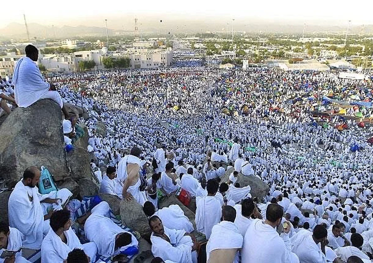 "الحج" تستقبل نحو 400 ألف طلب وتغلق تسجيل حجاج الداخل اليوم
