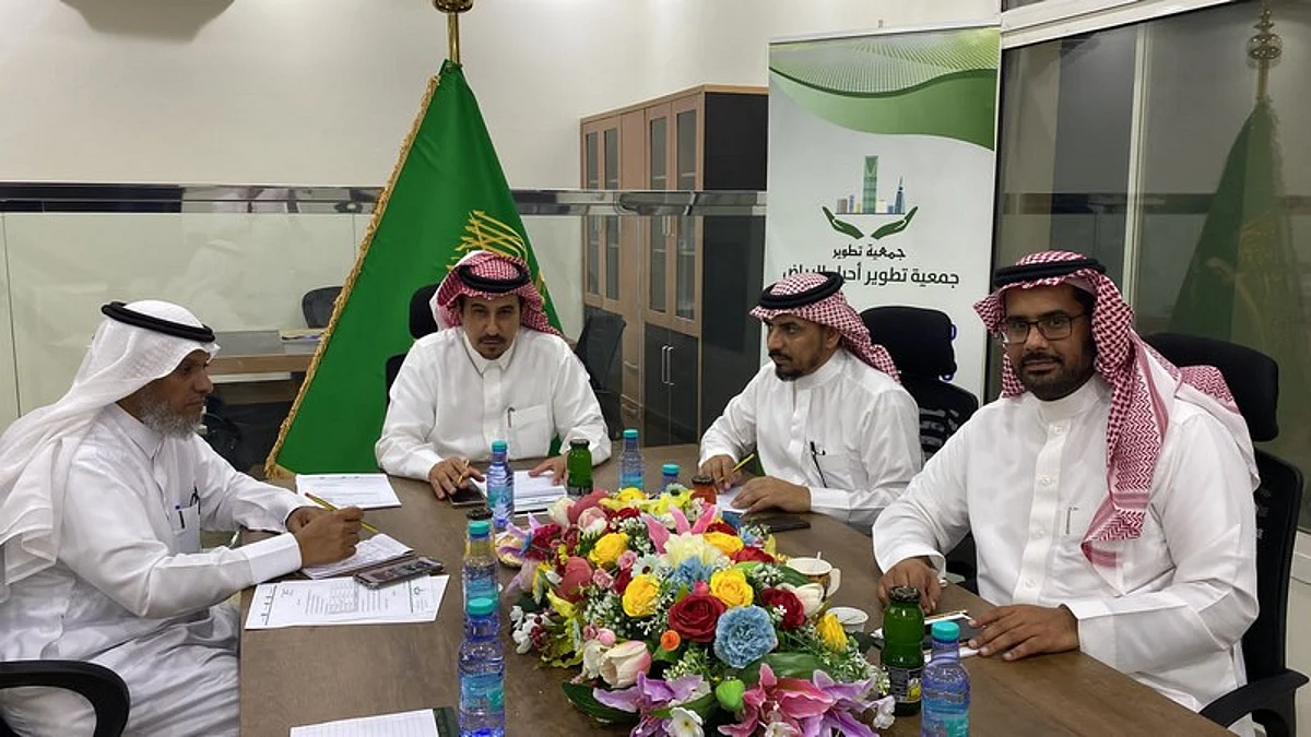 الحبردي يترأس اجتماع "لجنة الرصد والمتابعة" بجمعية تطوير لخدمة الأحياء