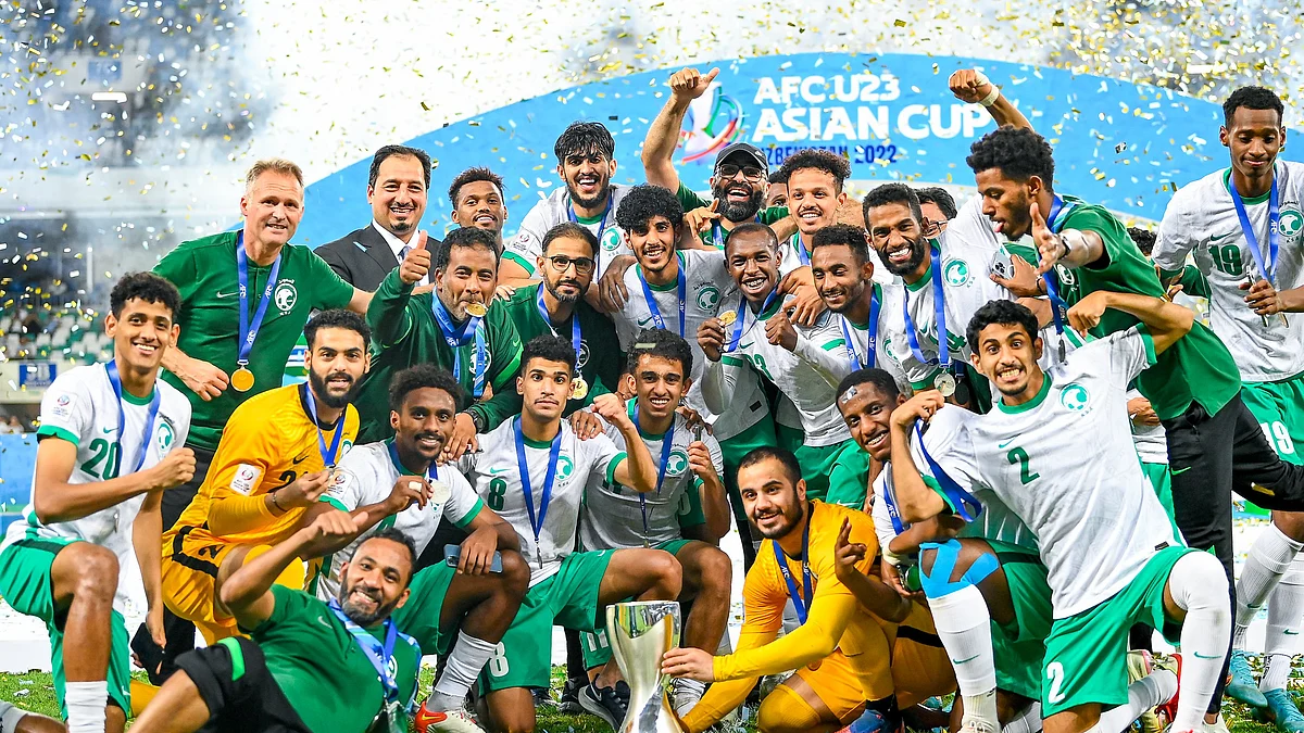 رئيس الاتحادِ الآسيوي يهنئ الأخضر الأولمبي بفوزه بكأس آسيا تحت 23 عامًا