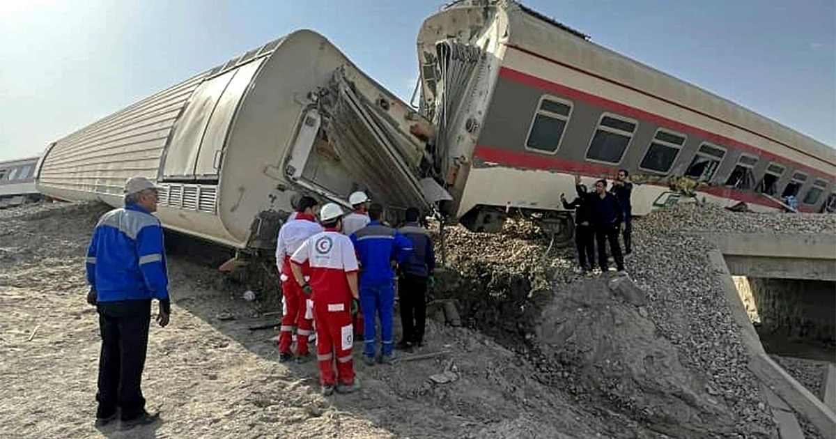 17 قتيلاً إيرانياً في انحراف قطار عن مساره
