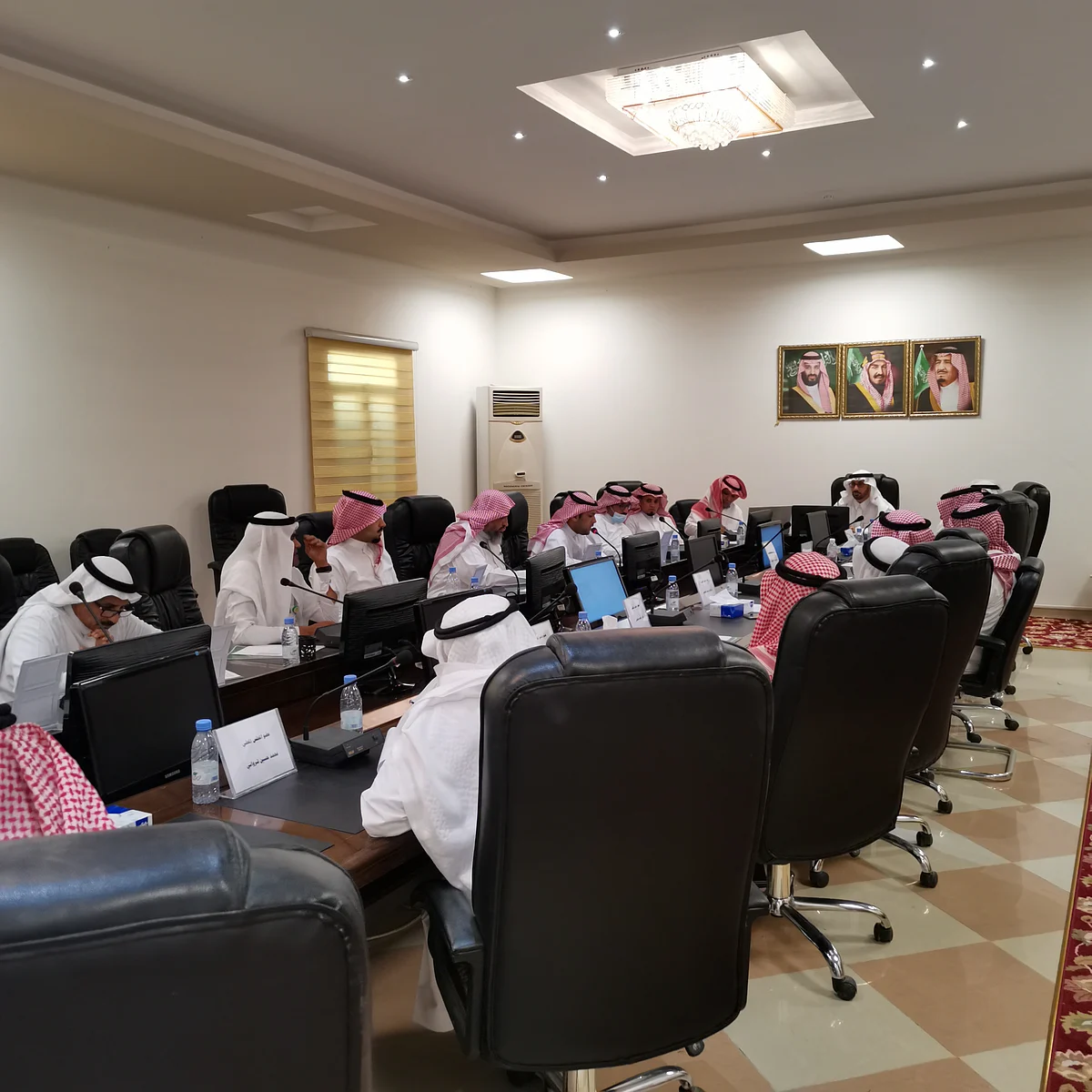 "محافظ أبوعريش" يقف على المشاريع المتعثرة بالمحافظة ويوجه بوضع الحلول لمعالجتها
