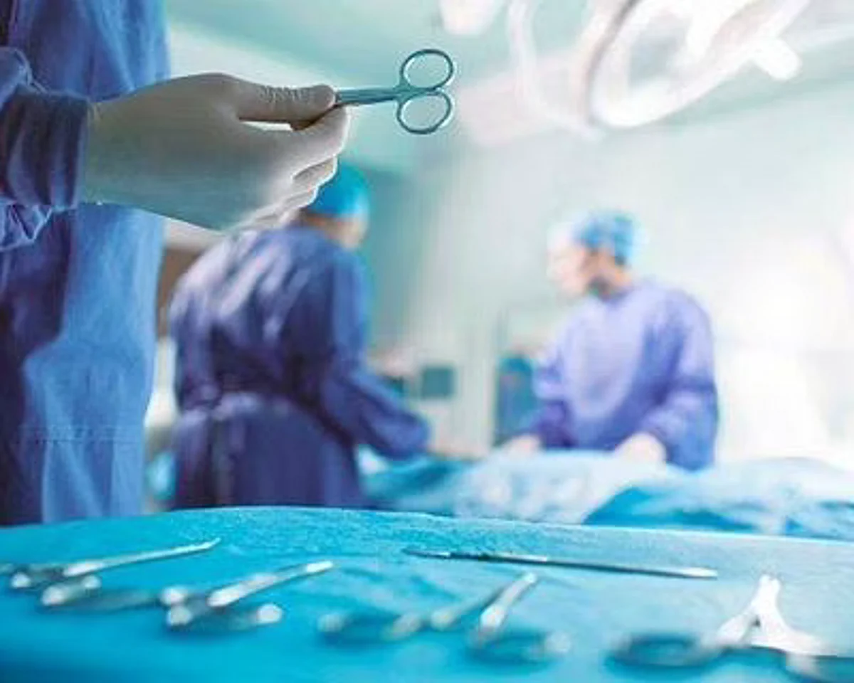 مستشفى الملك عبدالعزيز التخصصي بالجوف يعالج مريضة من أورام بالرحم