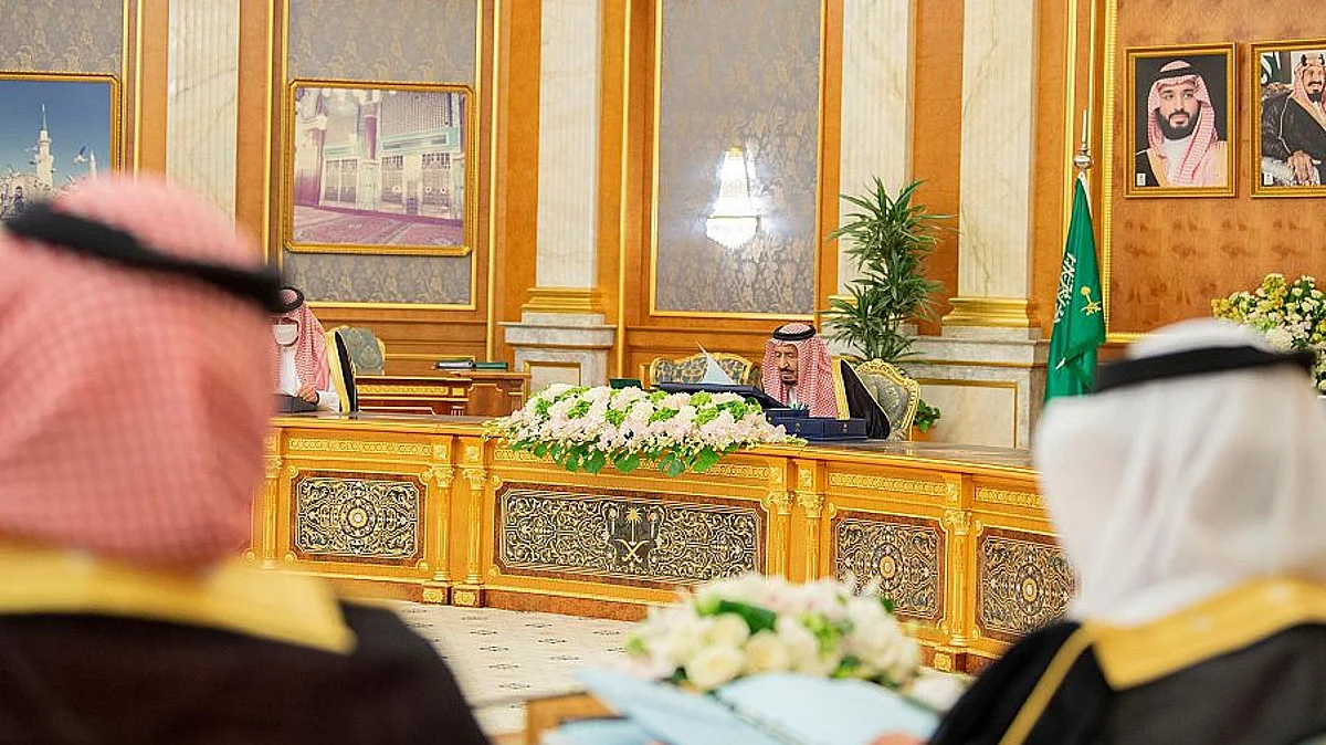 خادم الحرمين الشريفين الملك سلمان بن عبدالعزيز - حفظه الله - خلال ترؤسه مجلس الوزراء