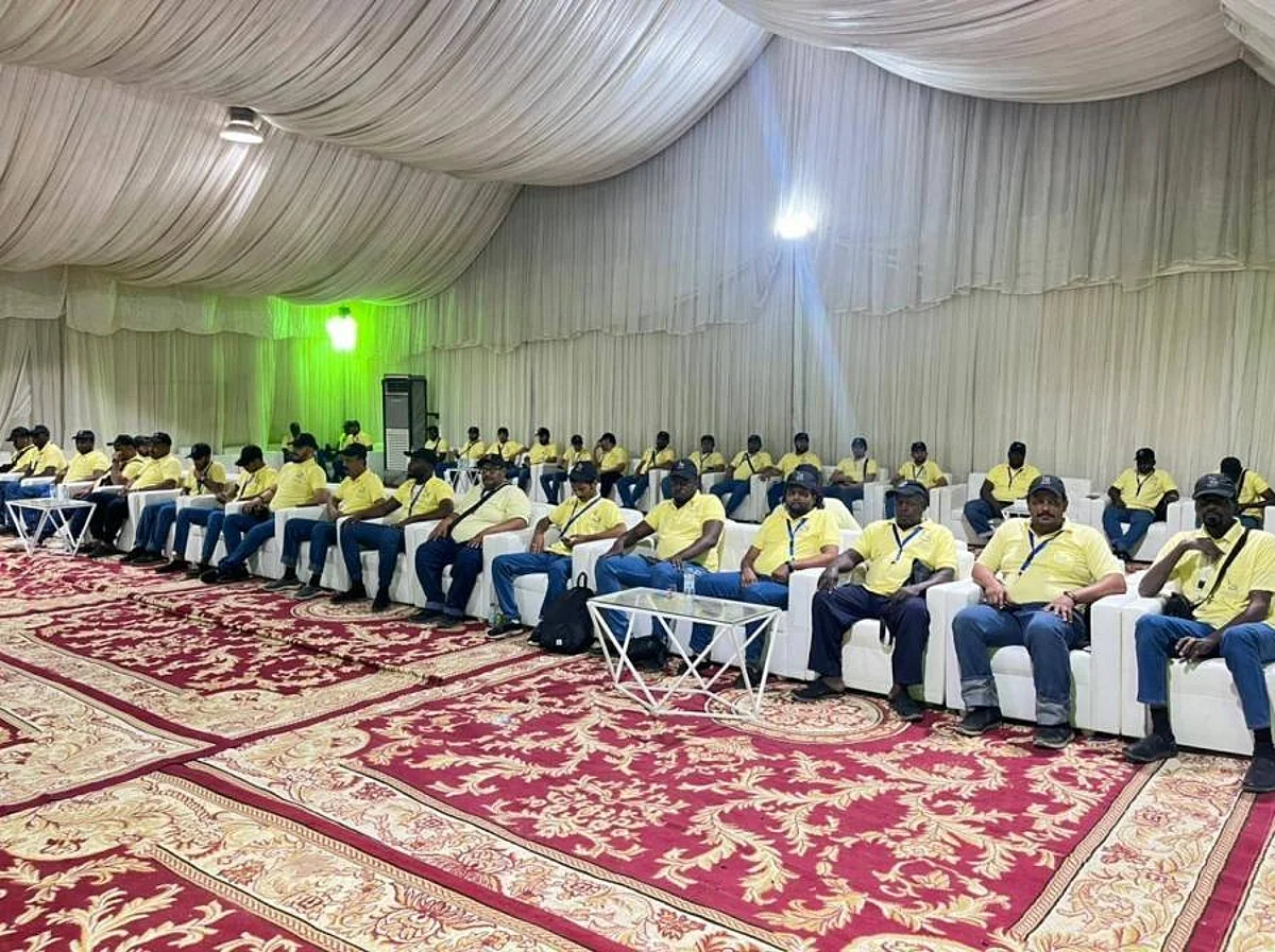 "600" مرشد لخدمة ضيوف الرحمن في مكة المكرمة في مكتب إرشاد الحافلات